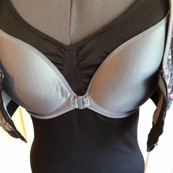 Victoria's Secret Sport Incredible Sports Bra 32DD - Picture 5 of 7